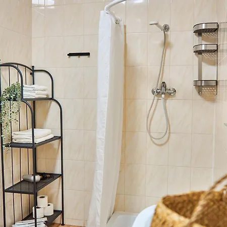 Apartment On Kyryla & Mefodia *