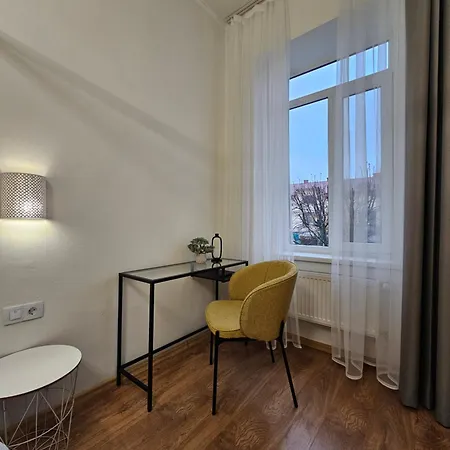 Apartment On Kyryla & Mefodia *