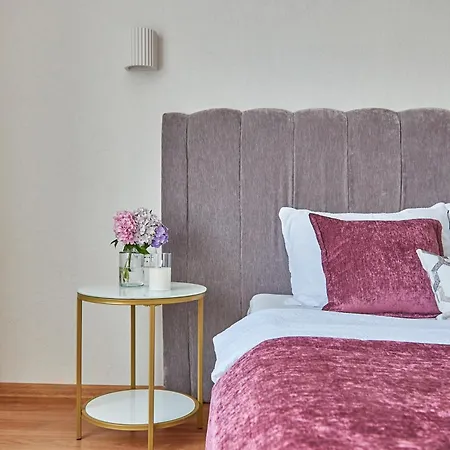 On Kyryla & Mefodia 公寓