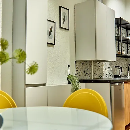 On Kyryla & Mefodia Apartament *
